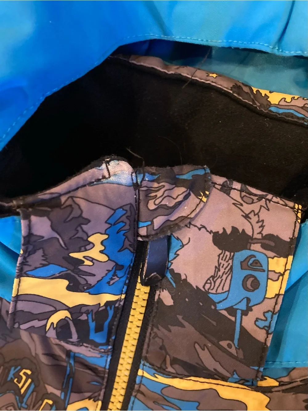 Quiksilver | Hooded Snowboard/Ski Jacket (size 6-7Y)